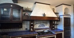 VILLA SINGOLA CON PISCINA Lago Patria-Via Lago Patria