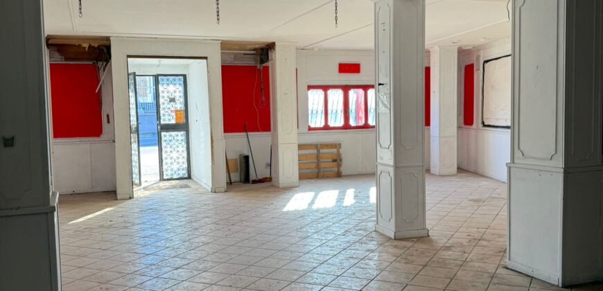 LOCALE COMMERCIALE 220 MQ Monterusciello-Via Quarto