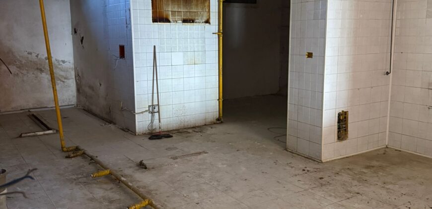 LOCALE COMMERCIALE 220 MQ Monterusciello-Via Quarto