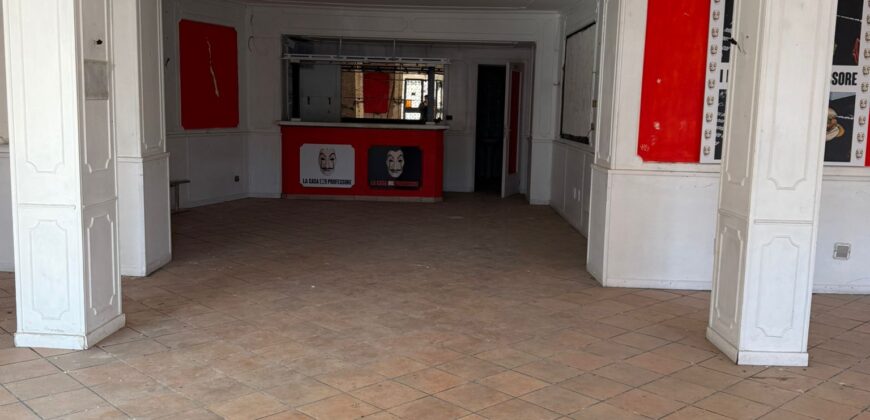LOCALE COMMERCIALE 220 MQ Monterusciello-Via Quarto