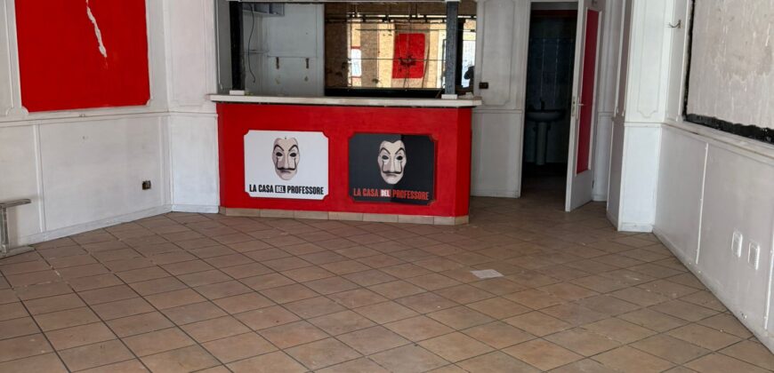 LOCALE COMMERCIALE 220 MQ Monterusciello-Via Quarto