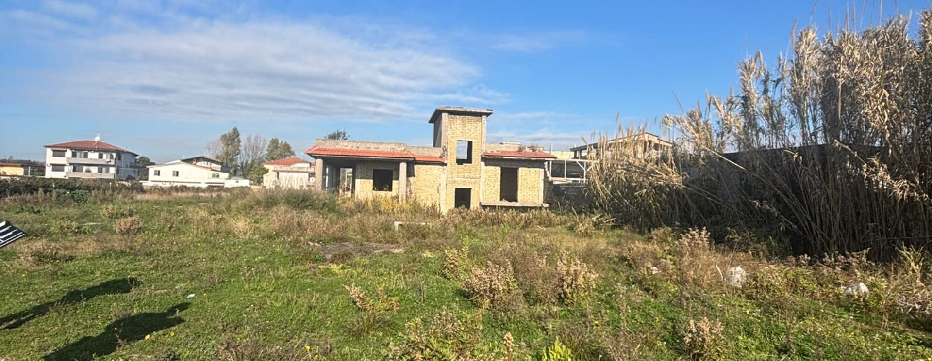 TERRENO 5200 MQ CON GREZZO Lago Patria