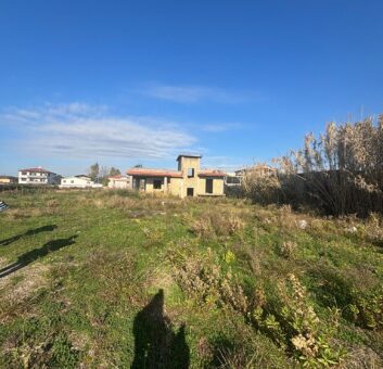 TERRENO 5200 MQ CON GREZZO Lago Patria