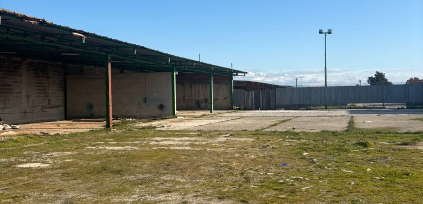 LOCALE COMMERCIALE O DEPOSITO 90 MQ Cancello ed arnone