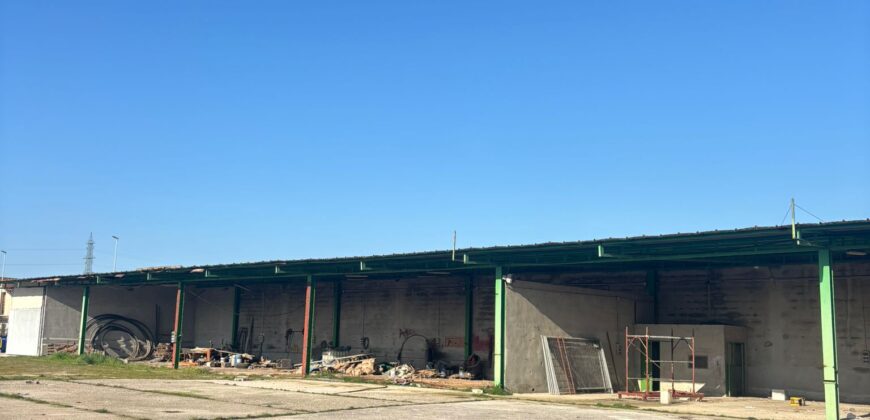 LOCALE COMMERCIALE O DEPOSITO 90 MQ Cancello ed arnone