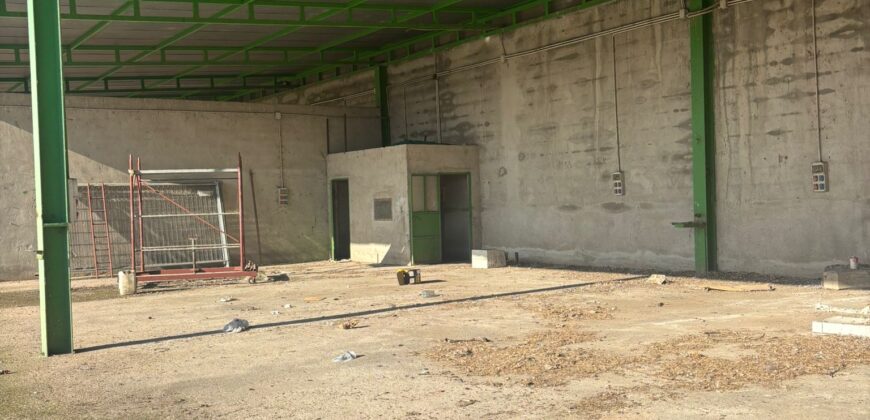 LOCALE COMMERCIALE O DEPOSITO 90 MQ Cancello ed arnone