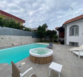 LUSSUOSA VILLA INDIPENDENTE Licola