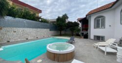 LUSSUOSA VILLA INDIPENDENTE Licola