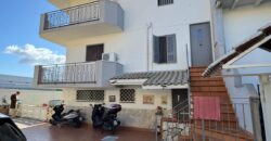 VILLA DIVISA IN DUE APPARTAMENTI Varcaturo-Parco Noce