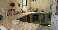 VILLA DIVISA IN DUE APPARTAMENTI Varcaturo-Parco Noce