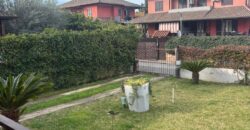 VILLA SINGOLA RISTRUTTURATA Varcaturo-Parco Residence