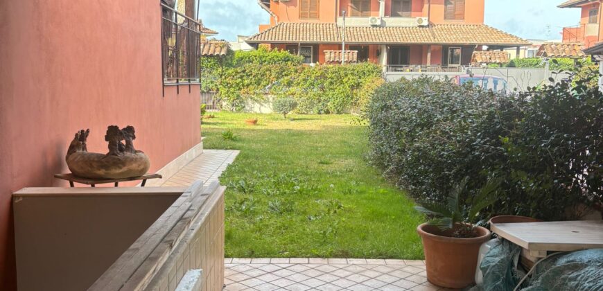 VILLA SINGOLA RISTRUTTURATA Varcaturo-Parco Residence