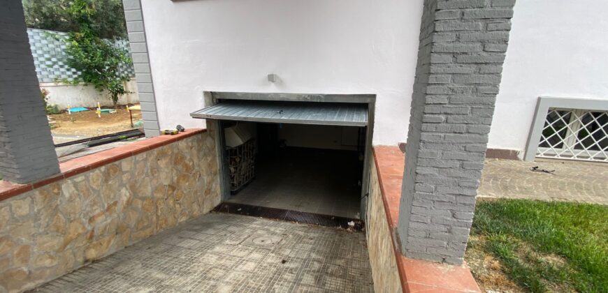 LUSSUOSA VILLA INDIPENDENTE Licola