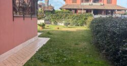 VILLA SINGOLA RISTRUTTURATA Varcaturo-Parco Residence