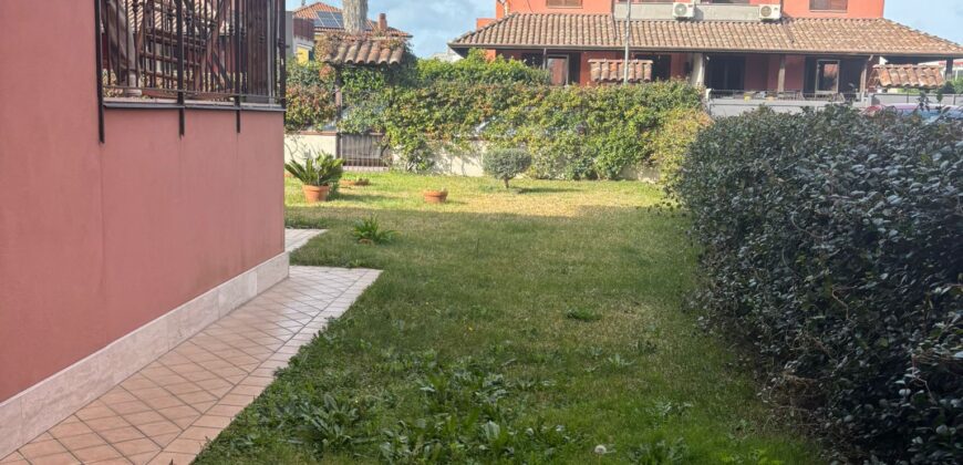 VILLA SINGOLA RISTRUTTURATA Varcaturo-Parco Residence