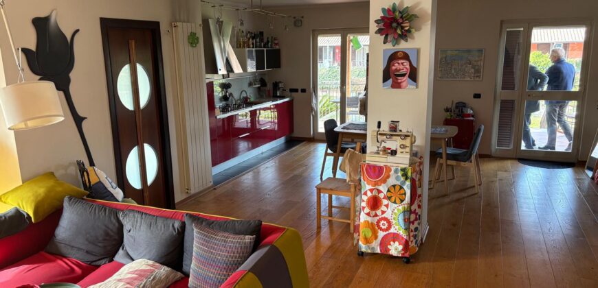 VILLA SINGOLA RISTRUTTURATA Varcaturo-Parco Residence