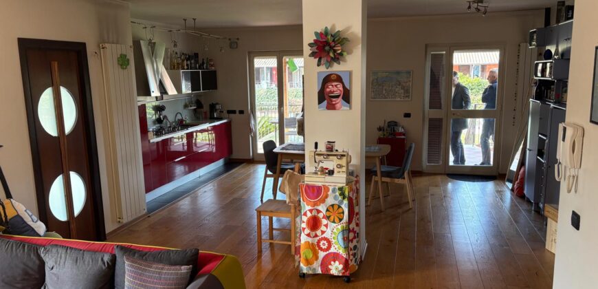 VILLA SINGOLA RISTRUTTURATA Varcaturo-Parco Residence