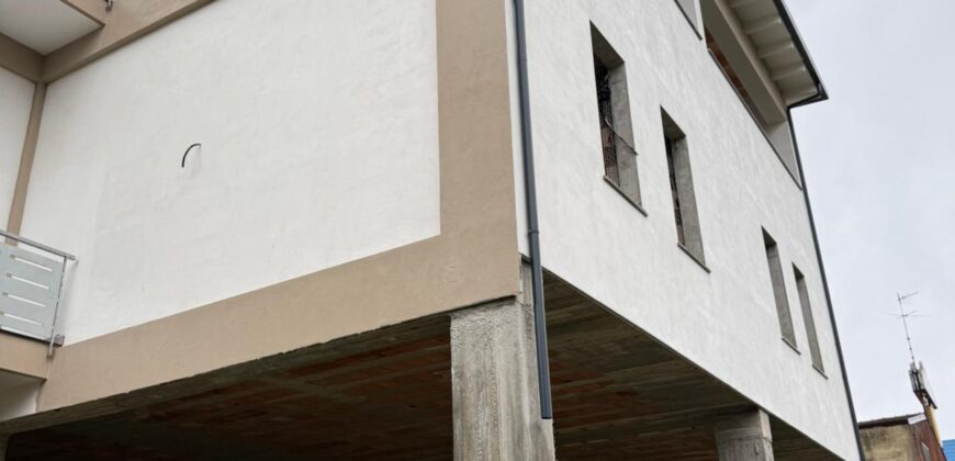 LOCALE 1800 MQ Giugliano-Via Oasi Sacro Cuore