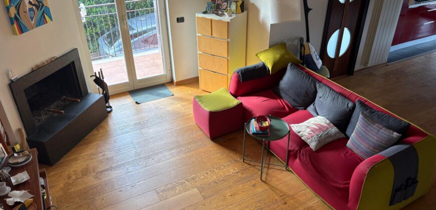 VILLA SINGOLA RISTRUTTURATA Varcaturo-Parco Residence