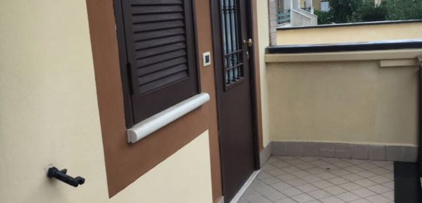 BILOCALE IN AFFITTO Varcaturo