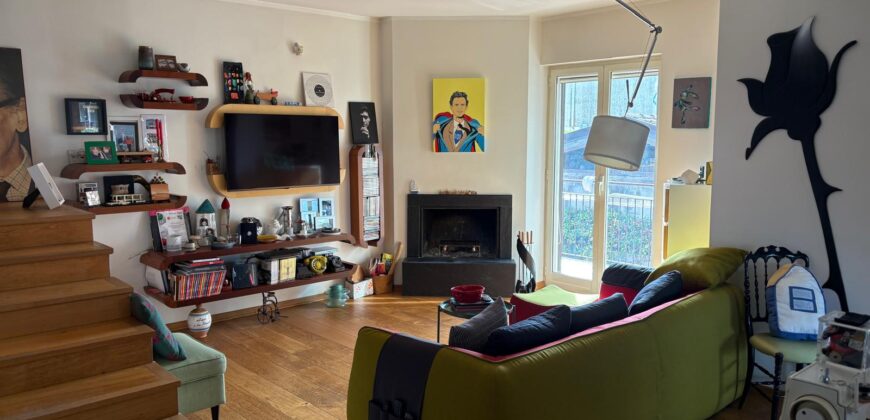 VILLA SINGOLA RISTRUTTURATA Varcaturo-Parco Residence