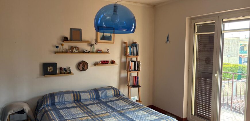 VILLA SINGOLA RISTRUTTURATA Varcaturo-Parco Residence