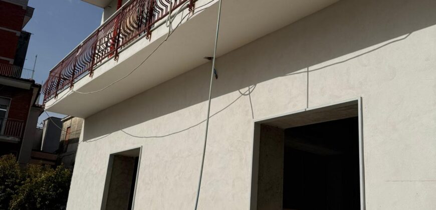 LOCALE COMMERCIALE RISTRUTTURATO Giugliano-Centro