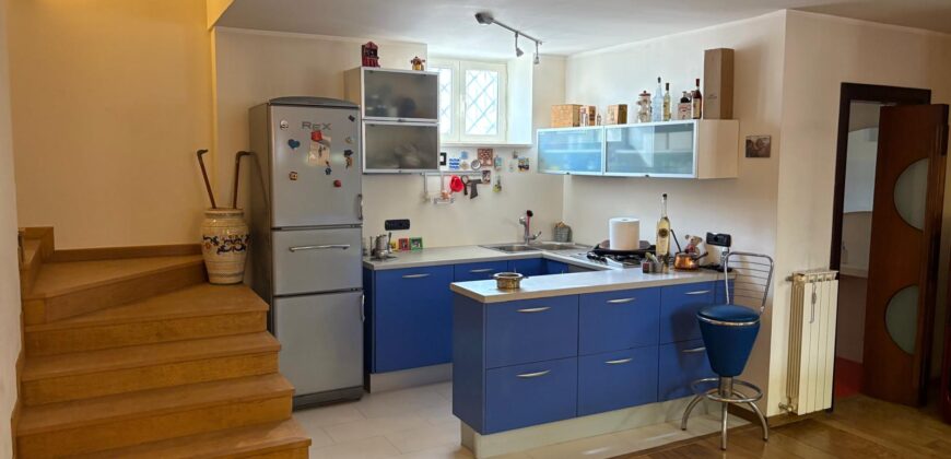 VILLA SINGOLA RISTRUTTURATA Varcaturo-Parco Residence