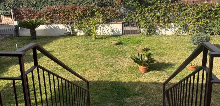 VILLA SINGOLA RISTRUTTURATA Varcaturo-Parco Residence