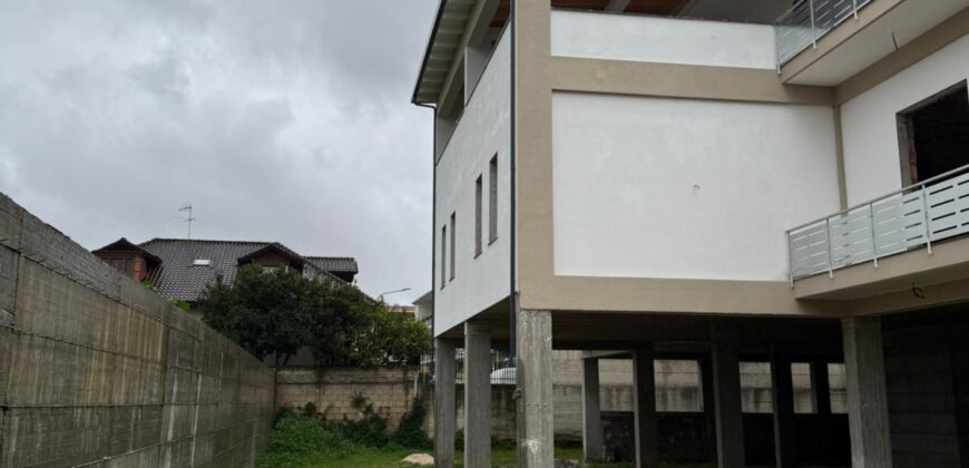 LOCALE 1800 MQ Giugliano-Via Oasi Sacro Cuore