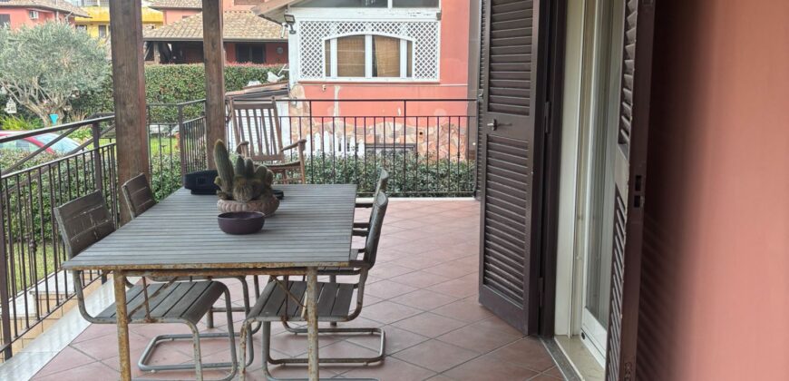 VILLA SINGOLA RISTRUTTURATA Varcaturo-Parco Residence