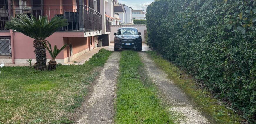 VILLA SINGOLA RISTRUTTURATA Varcaturo-Parco Residence