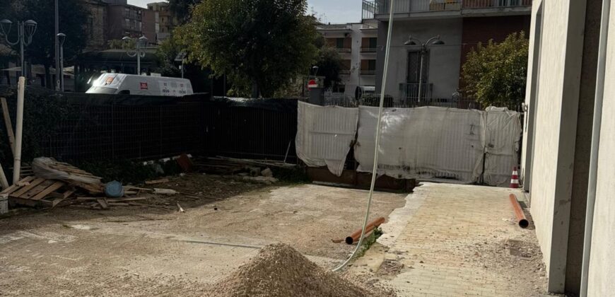 LOCALE COMMERCIALE RISTRUTTURATO Giugliano-Centro