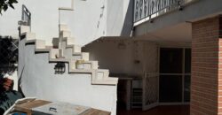 VILLA DIVISA IN DUE APPARTAMENTI Varcaturo-Parco Noce