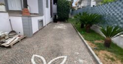 LUSSUOSA VILLA INDIPENDENTE Licola