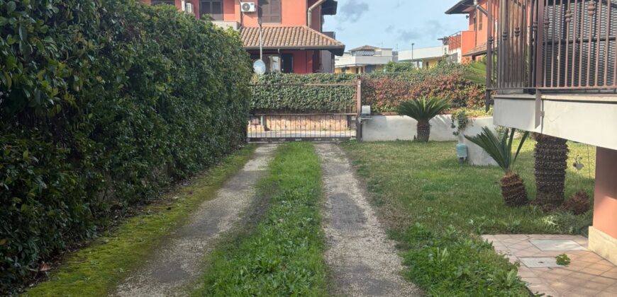 VILLA SINGOLA RISTRUTTURATA Varcaturo-Parco Residence