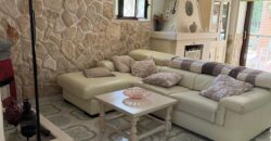 VILLA DIVISA IN DUE APPARTAMENTI Varcaturo-Parco Noce