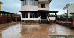 VILLA SINGOLA CON AMPIO GIARDINO Licola-Via Vicinale Festinese