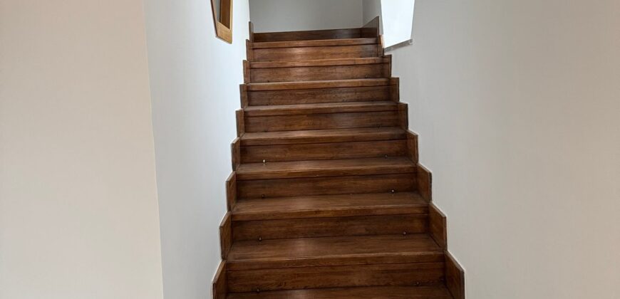 VILLA SINGOLA CON AMPIO GIARDINO Licola-Via Vicinale Festinese