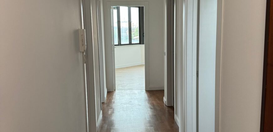 VILLA SINGOLA CON AMPIO GIARDINO Licola-Via Vicinale Festinese