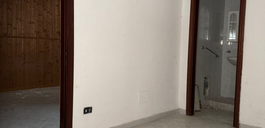 VILLA SINGOLA CON AMPIO GIARDINO Licola-Via Vicinale Festinese