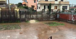 VILLA SINGOLA CON AMPIO GIARDINO Licola-Via Vicinale Festinese