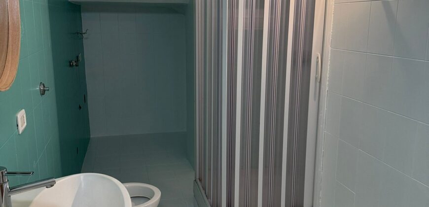 VILLA SINGOLA CON AMPIO GIARDINO Licola-Via Vicinale Festinese