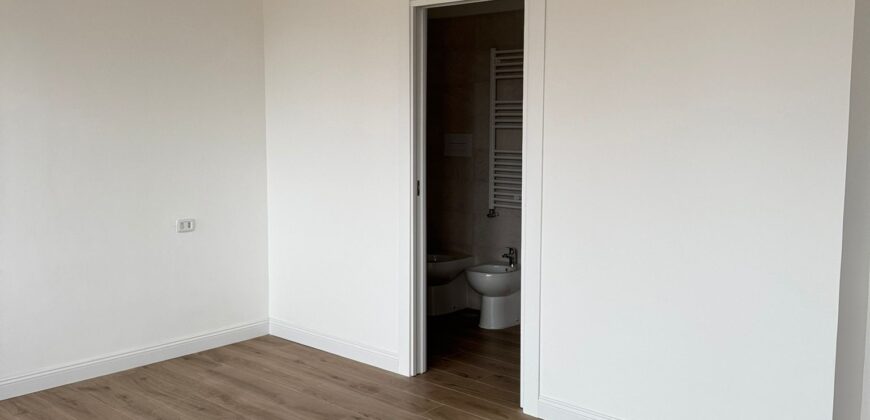 VILLA SINGOLA CON AMPIO GIARDINO Licola-Via Vicinale Festinese