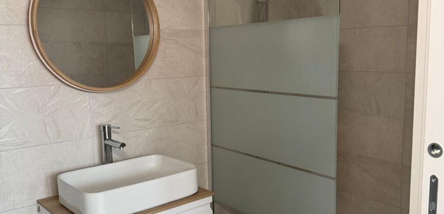 VILLA SINGOLA CON AMPIO GIARDINO Licola-Via Vicinale Festinese