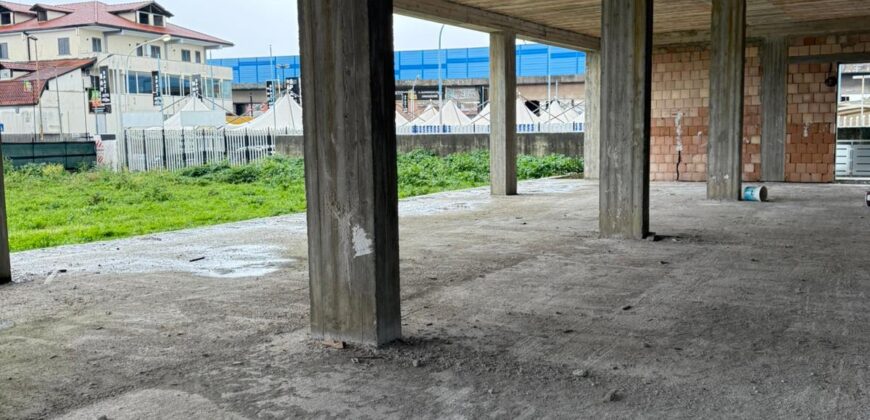 LOCALE 1800 MQ Giugliano-Via Oasi Sacro Cuore