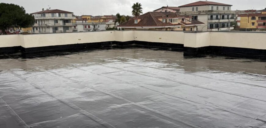 LOCALE 1800 MQ Giugliano-Via Oasi Sacro Cuore