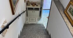 VILLA DIVISA IN DUE APPARTAMENTI Varcaturo-Parco Noce