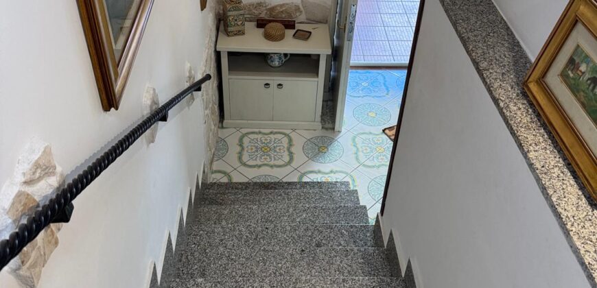 VILLA DIVISA IN DUE APPARTAMENTI Varcaturo-Parco Noce