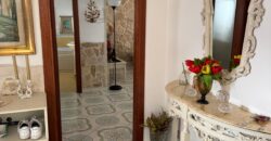 VILLA DIVISA IN DUE APPARTAMENTI Varcaturo-Parco Noce